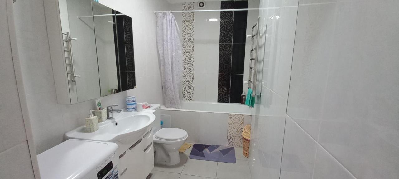 879 Apartment In Bishkek Exterior foto